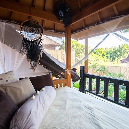 Rumah Singa - Holistic Healing Retreat กิลิไอร์ ภายนอก รูปภาพ