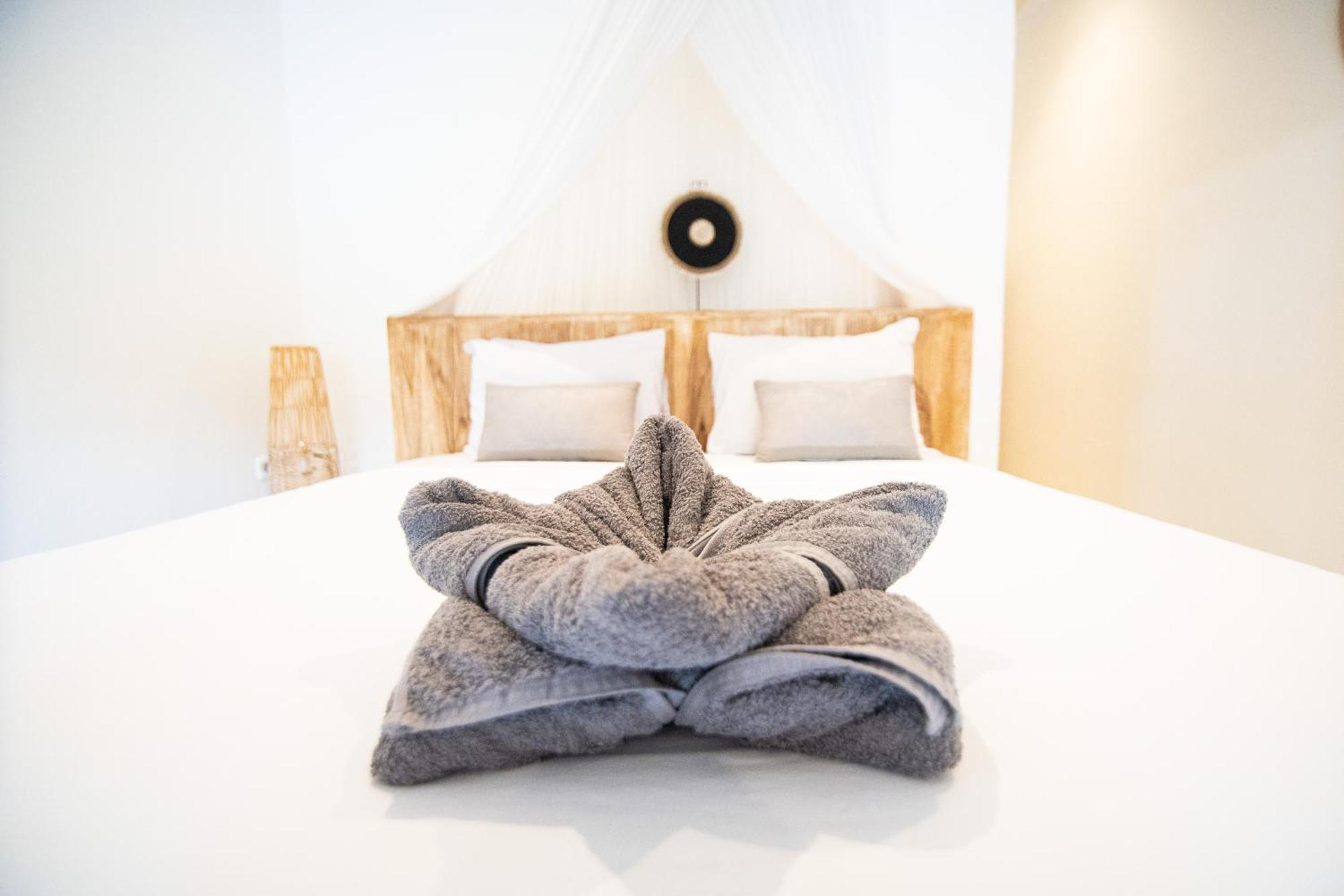 Rumah Singa - Holistic Healing Retreat กิลิไอร์ ภายนอก รูปภาพ