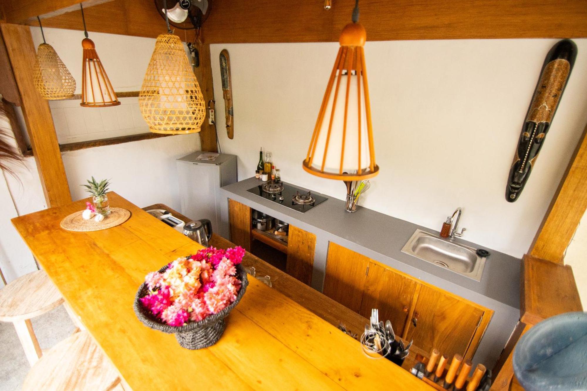 Rumah Singa - Holistic Healing Retreat กิลิไอร์ ภายนอก รูปภาพ