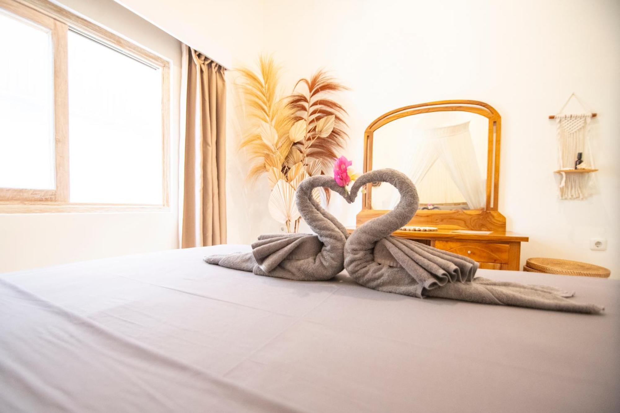 Rumah Singa - Holistic Healing Retreat กิลิไอร์ ภายนอก รูปภาพ